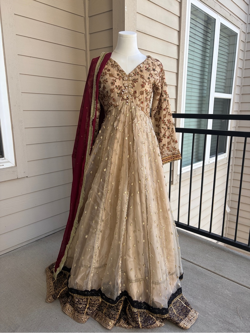 3pcs Cream burgundy embroidered Pakistani Embroidered Anarkali Dress Dupatta